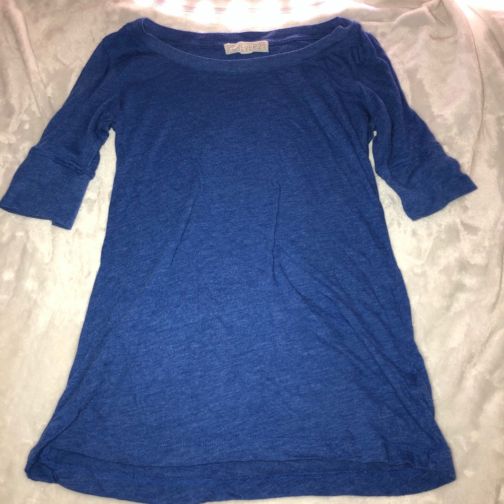 Tight, shorter sleeves shirt